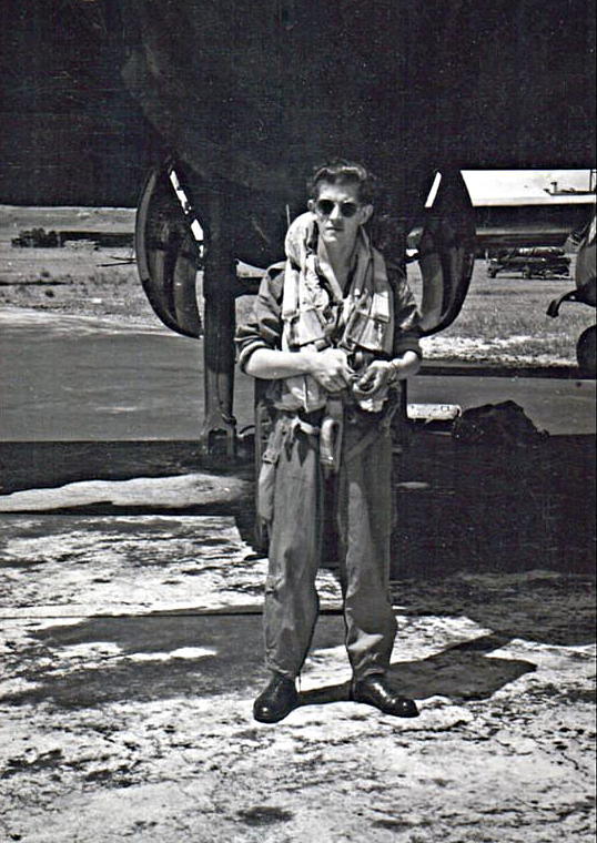 Terry-Stringer_84_Squadron_RAF_Tengah_Malaya